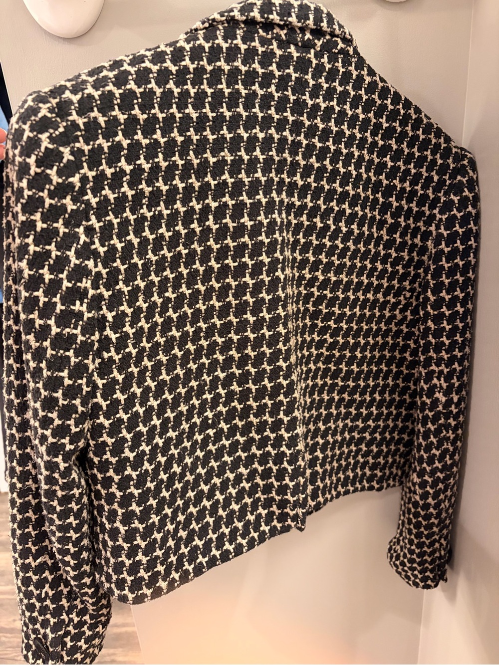 Women's Black & Cream Tweed Cropped Blazer - Classic Tailored Style - Picture 5 of 12